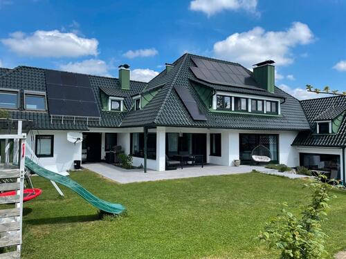Foto - Stilvolles Haus mit zwei Einliegerwohnungen, A!