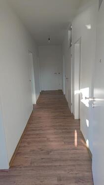 Foto - Wohnung 1.OG zum 1.11. - 900,00 EUR Kaltmiete,
