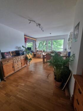 Foto - Helle 2-Zimmerwohnung mit Balkon zum ruhigen Hinterhof ab 01.04.