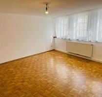 3,5-Zimmer Wohnung mit 2 EBK und großem Hobbyraum und schönem Gar - Stuttgart Luginsland