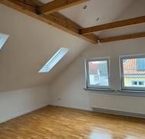 Charmante 3,5-Zimmer-Dachgeschosswohnung in saniertem Haus - Bad Vilbel