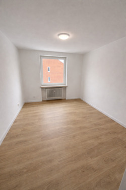 Foto - 3-Zimmer-Wohnung mit Balkon - 600,00&nbsp;EUR Kaltmiete, ca.&nbsp; 68,00&nbsp;m&sup2;