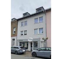 Gemütliche 3-Zimmer im Dachgeschoss mit Balkon in direkter Zentrumsnähe von Haan!