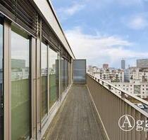 LICHTDURCHFLUTET! 2 Zimmer Dachgeschoss-Wohnung mit ca. 77m² und großer Terrasse in Berlin-Mitte!