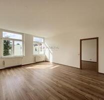 Frisch, modern & zentral – 2-Zimmer-Wohnung mit Tageslichtbad & neuem Look - Limbach-Oberfrohna