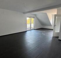 Moderne 3-Zimmer-DG Wohnung in Schloss Neuhaus - Paderborn