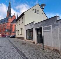 Zentrumsnahe Gewerbeimmobilie in Apolda – Ladenfläche, Büro etc.