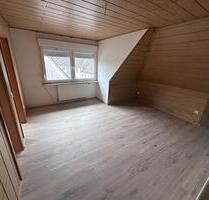 Dachgeschosswohnung - 450,00&nbsp;EUR Kaltmiete, ca.&nbsp; 50,00&nbsp;m&sup2; in Siegen (PLZ: 57072)