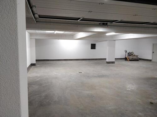 Foto - Tiefgaragenstellplatz - 80,00 EUR Miete,