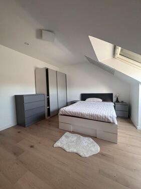 Foto - 2 Zimmer Dachgeschoßwohnung zur Miete in Frankfurt am Main