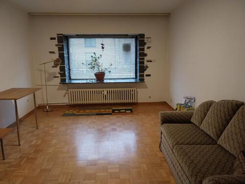 Foto - Ruhige Wohnung mit Loggia - 1.120,00&nbsp;EUR Kaltmiete, ca.&nbsp; 80,00&nbsp;m&sup2;