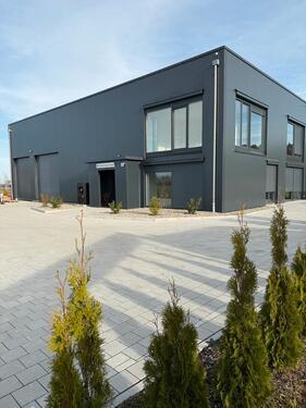 Foto - Büroräume 3 Zimmer,1-Abstellraum,wz Parkplätze ,Küche