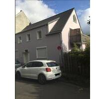 Freistehendes Zweifamilienhaus mit Garten in Düsseldorf Heerdt