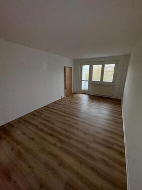 Foto - Helle geräumige 4-Raum-Wohnung mit Wannenbad, Balkon, Keller