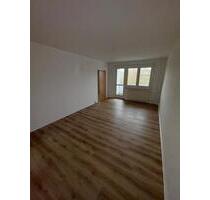 Helle geräumige 4-Raum-Wohnung mit Wannenbad, Balkon, Keller - Stralsund Knieper