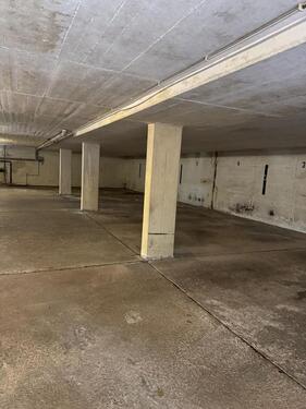 Foto - Direkt an der MHH! Abgeschlossene Tiefgaragenstellplätze für Privatperson Unternehmen