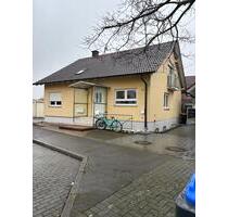 Haus in Breisach - 1.400,00&nbsp;EUR Kaltmiete, ca.&nbsp; 120,00&nbsp;m&sup2; in Schallstadt (PLZ: 79227)