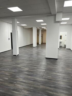 Foto - Büro, Praxis, Studio, Lager zu vermieten, direkt am Bahnhof WOR