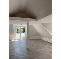 Dachgeschosswohnung - 850,00&nbsp;EUR Kaltmiete, ca.&nbsp; 61,00&nbsp;m&sup2; in Detmold (PLZ: 32760) Hiddesen