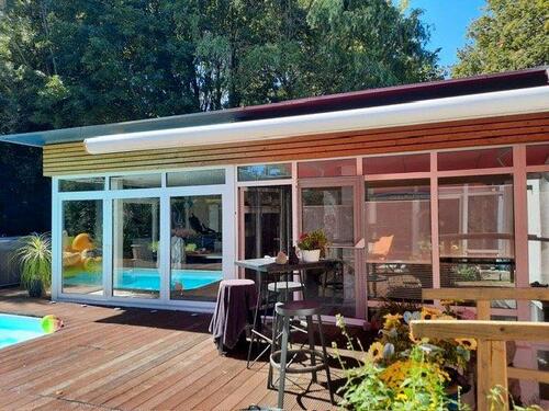 Foto - Wohnen wie im Paradies Großzügiger Bungalow mit Pool