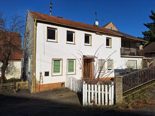 Foto - Renovierungsbedürftiges Haus in Niederkirchen bei Kaiserslautern