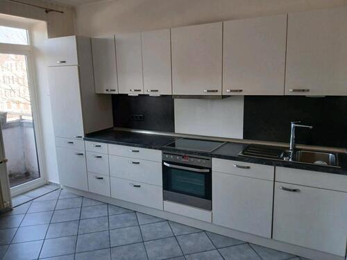 Foto - frisch renovierte 3-Zimmer-Wohnung mit Duschbad, Balkon & EBK