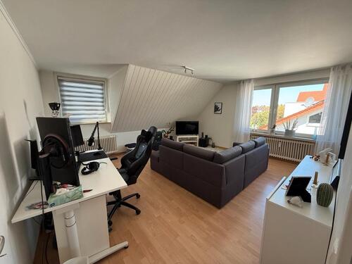 Foto - Helle 2 Zimmer + Küche + Bad - 530,00&nbsp;EUR Kaltmiete, ca.&nbsp; 72,00&nbsp;m&sup2;