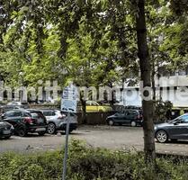 PKW-Stellplatz in der Julius-Brecht-Straße - Frankfurt am Main Eschersheim