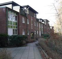 Südlich der Elbe und grün gelegen - gemütliche Dachgeschosswohnung - Hamburg Harburg