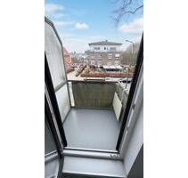 2 Zimmer-Wohnung, Dachgeschoss, Balkon, ab 01.07.2026, H-4 - Bremen Burglesum