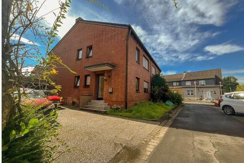 Foto - Doppelhaushälfe zu vermieten - 1.800,00&nbsp;EUR Kaltmiete, ca.&nbsp; 125,00&nbsp;m&sup2;