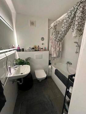 Foto - Du Kasslerfeld Sanierte 2,5 Zimmer Wohnung mit Einbauküche