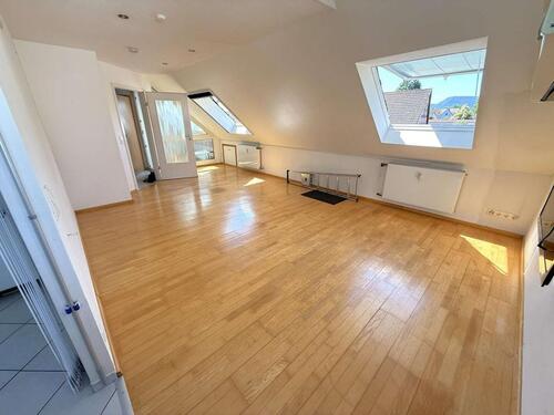 Foto - Dachgeschoßwohnung in Dettingen unter Teck zur Miete