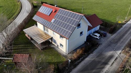 Foto - Einfamilienhaus mit Galerie & großem Grundstück