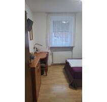 Möbliertes Zimmer mit eigenem Bad – ideal für Pendler & Studenten - Reichenbach an der Fils