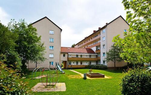 Foto - Helle 2-Zimmerwohnung mit Balkon und neuem Boden.