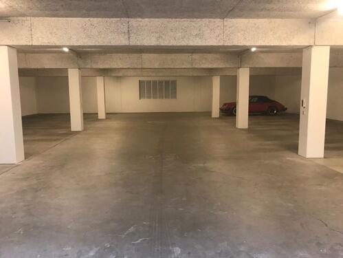 Foto - EinstellplätzeGaragen für Sportwagen und Oldtimer Wilferdinger H