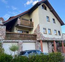 EinfamilienhausMehrgenerationenhaus mit 3 Garagen, Garten , Pool - Breitscheid