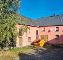 Reihenhaus Bauernhaus mit großem Nebengebäude, Scheune und Garten - Waldrach