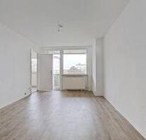 Über den Dächern der Stadt: 1-Zimmer-Apartment mit EBK und BALKON inkl. tollem Ausblick - Rendsburg