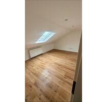Sanierte 3 Zimmer DG Wohnung mit Gartenanteil - Bad Windsheim