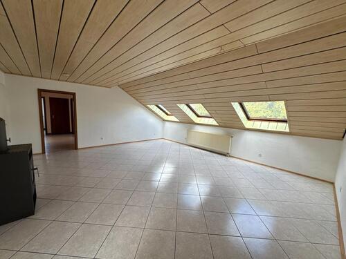 Foto - 5 Zi. Richen Dachgeschosswhg. mit Küche, Balkon, Garage