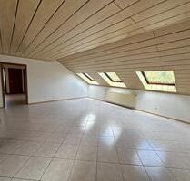 5 Zi. Richen Dachgeschosswhg. mit Küche, Balkon, Garage - Eppingen