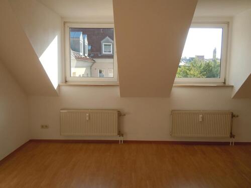 Foto - Attraktive 2 Zimmer DG Wohnung - 410,00&nbsp;EUR Kaltmiete, ca.&nbsp; 47,00&nbsp;m&sup2;
