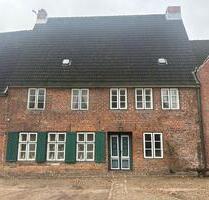 Charmante 5-Zimmerwohnung auf 2 Etagen am Kloster Preetz