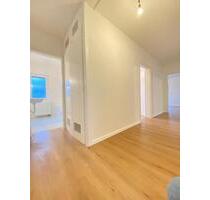 *** WOHNEN wo andere Urlaub machen *** TOP RENOVIERT *** Erdgeschoßwohnung mit Balkon *** - Bestwig