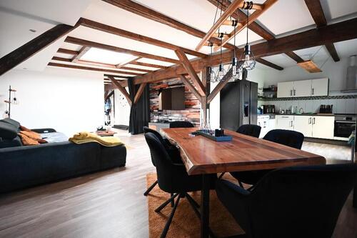 Foto - 3-Zimmer-Altbauwohnung mit Dachterrasse in zentraler Lage