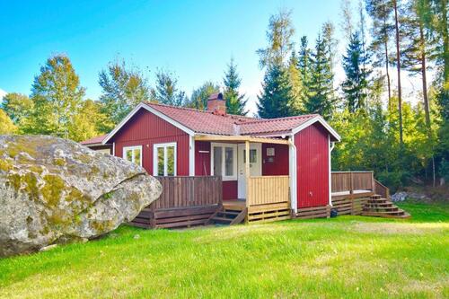 Foto - Rot-weißes Schwedenhaus 'Haus Frigga', Småland, Schweden ☀️