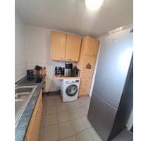 Nachmitter für 3 Zimmer wohnung mit Trasse + Möbe+ warm 892€ - Kassel Philippinenhof-Warteberg