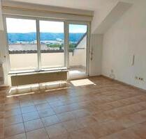 2 Zimmerwohnung neue EBK Dachloggia Tiefgarage Klima Lift - Lohr am Main